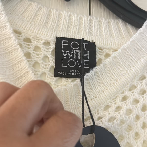 Hollow Out Crew Neck - Picture 2 of 4